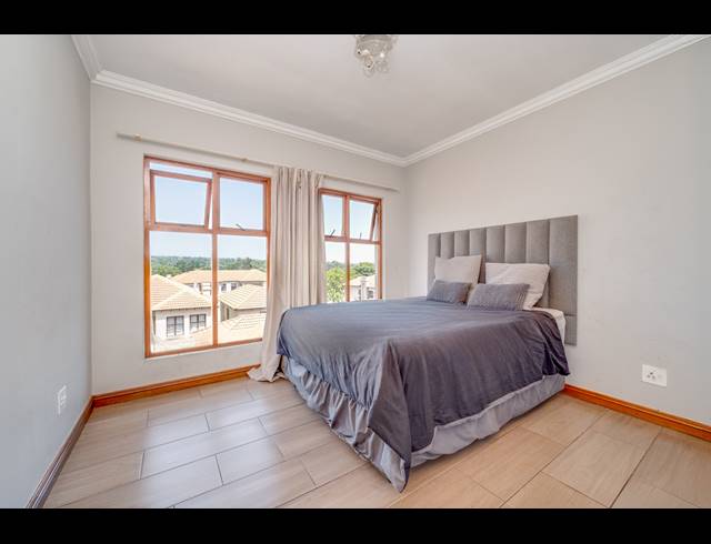 2 BEDROOM APARTMENT FOR SALE IN BRYANSTON